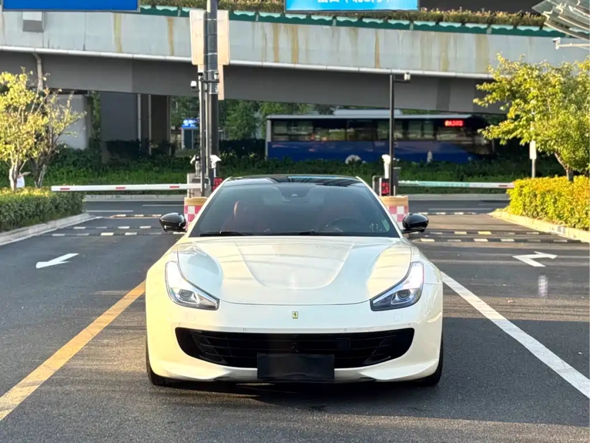 FERRARI GTC4LUSSO  2019