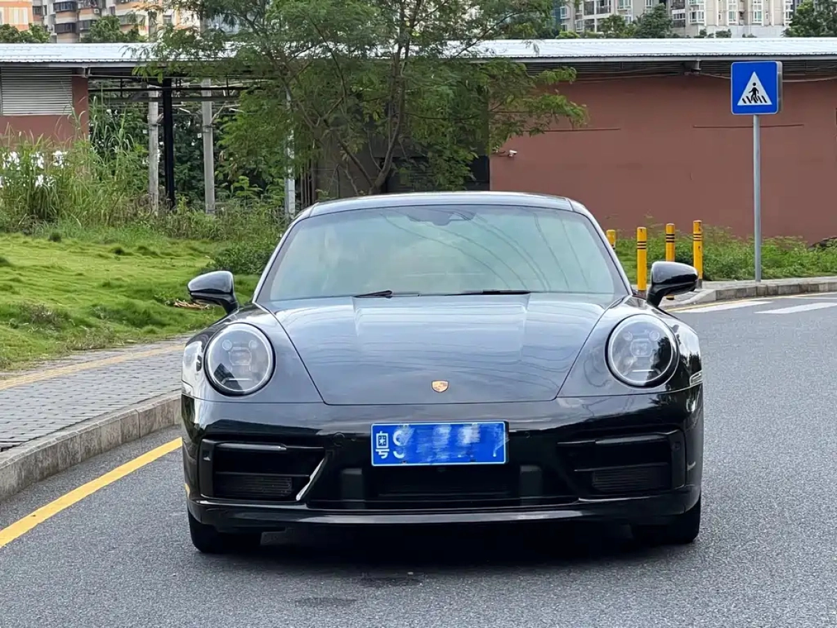 PORSCHE 911