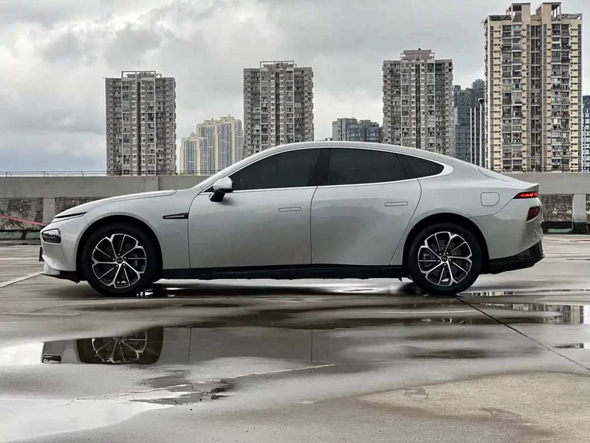 XPENG MOTORS P7