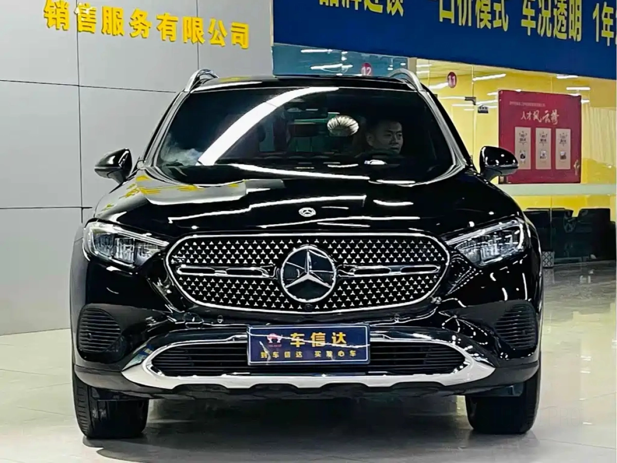 MERCEDES BENZ GLC