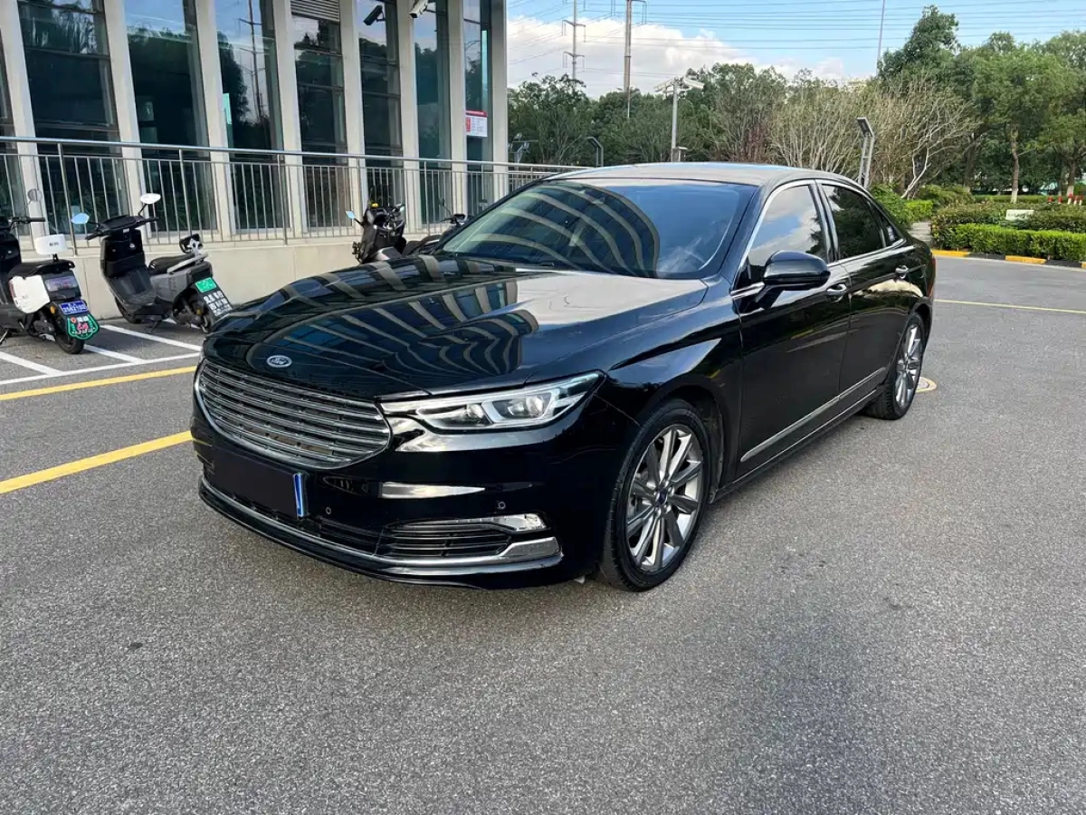 FORD TAURUS  2022
