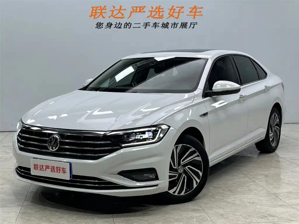 VOLKSWAGEN SAGITAR  2022