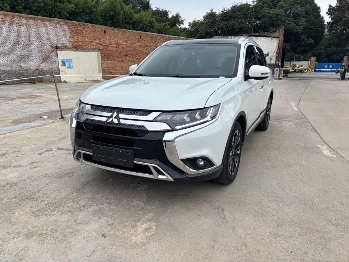 MITSUBISHI OUTLANDER