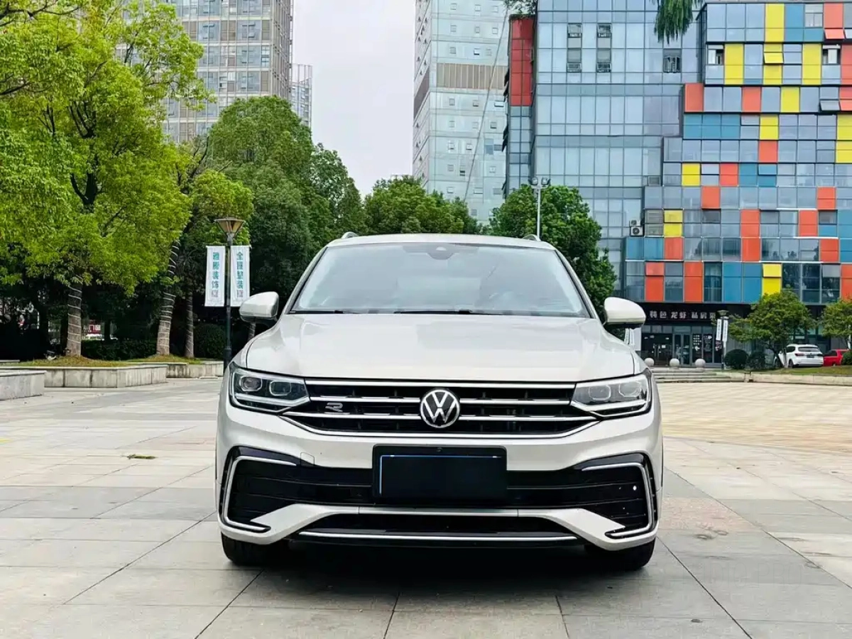 VOLKSWAGEN TIGUAN L