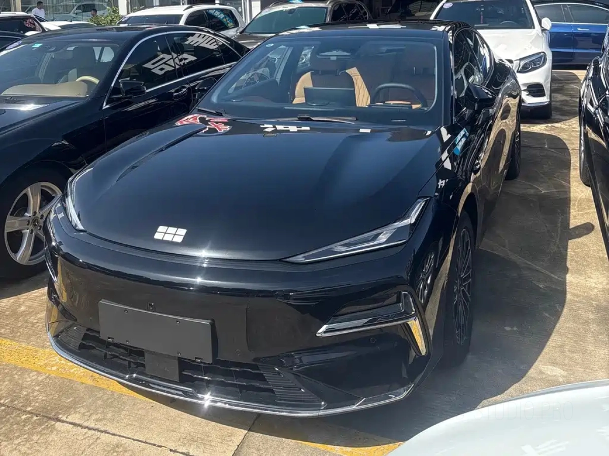 GEELY GALAXY GALAXY XingYao 8  2025