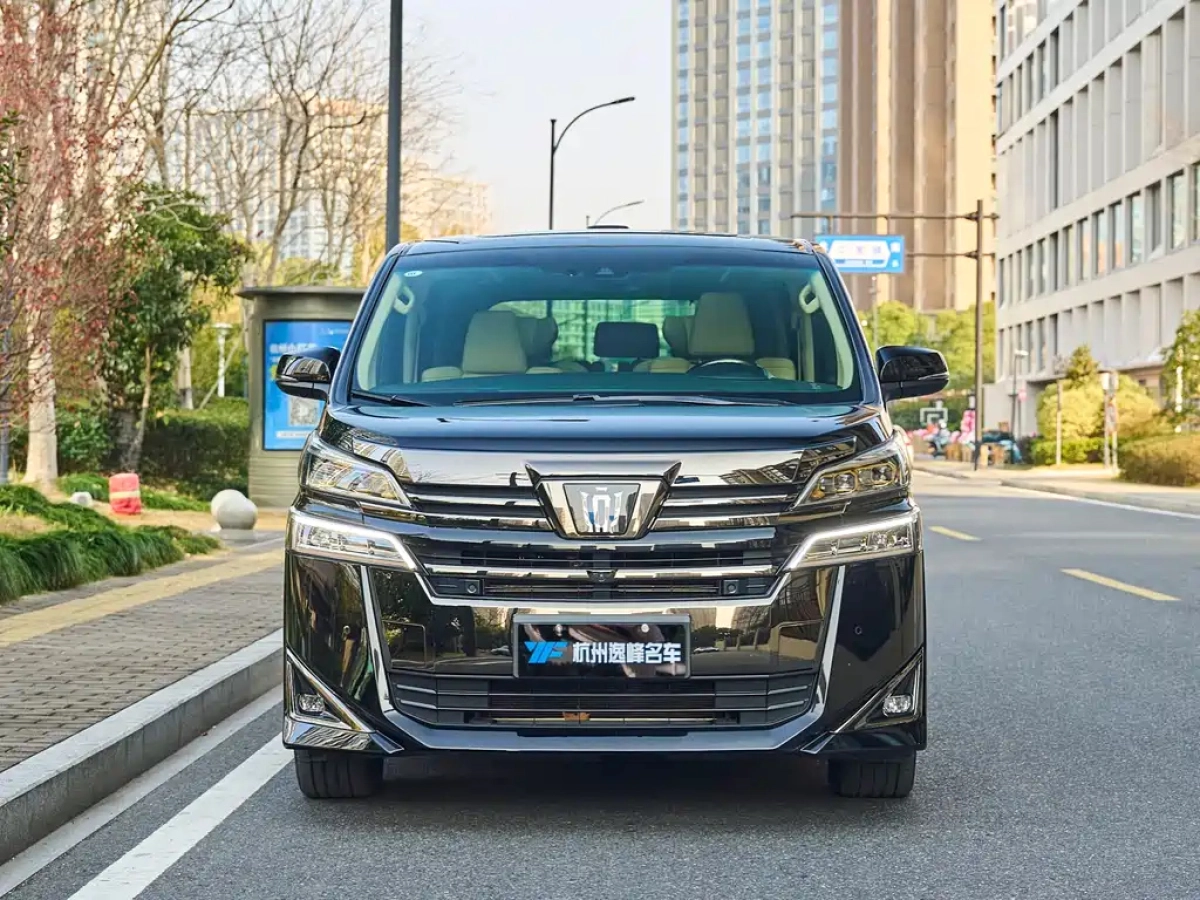 TOYOTA VELLFIRE