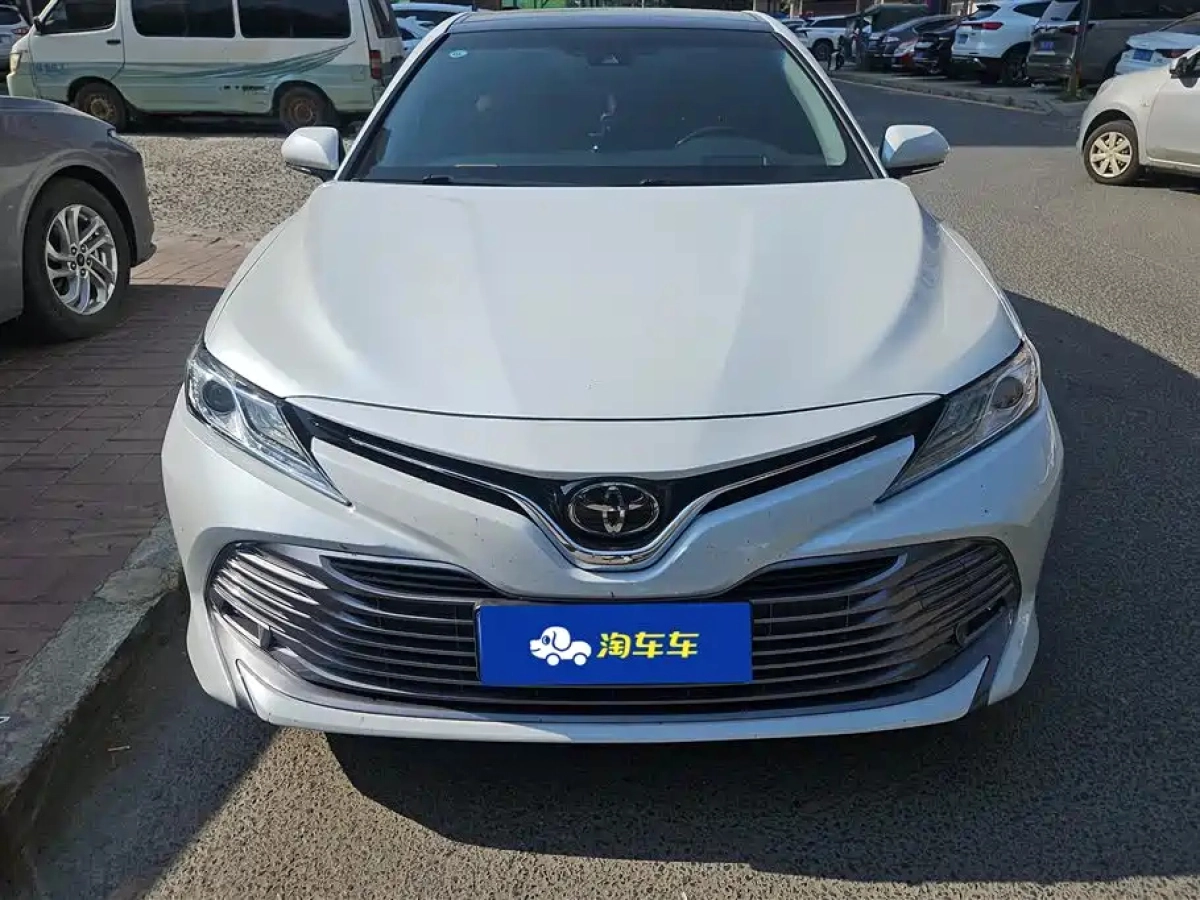 TOYOTA CAMRY