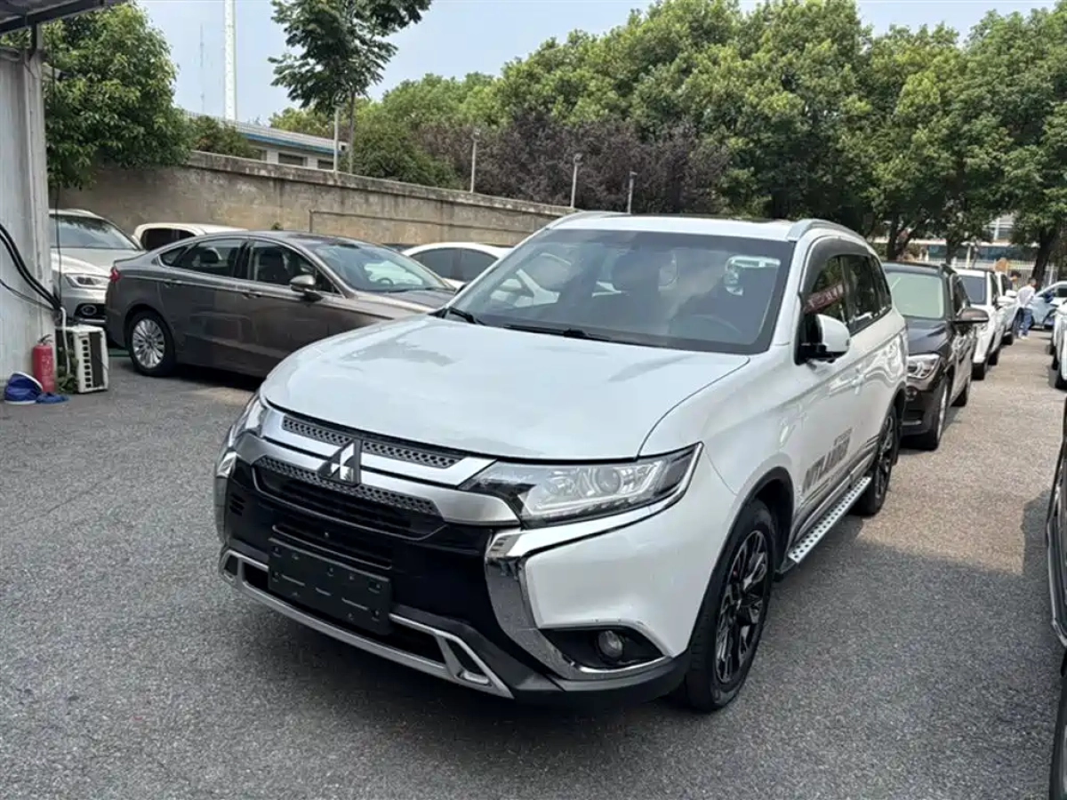 MITSUBISHI OUTLANDER