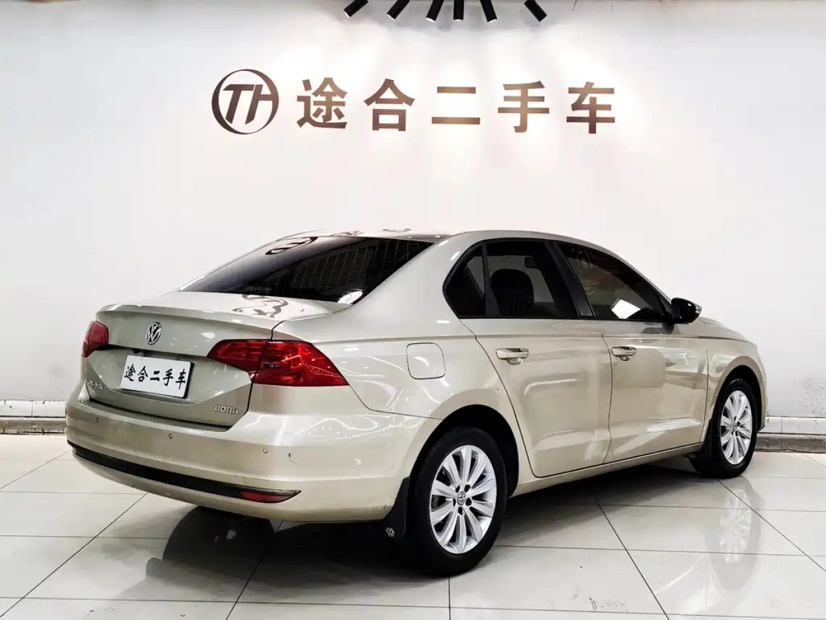 VOLKSWAGEN BORA