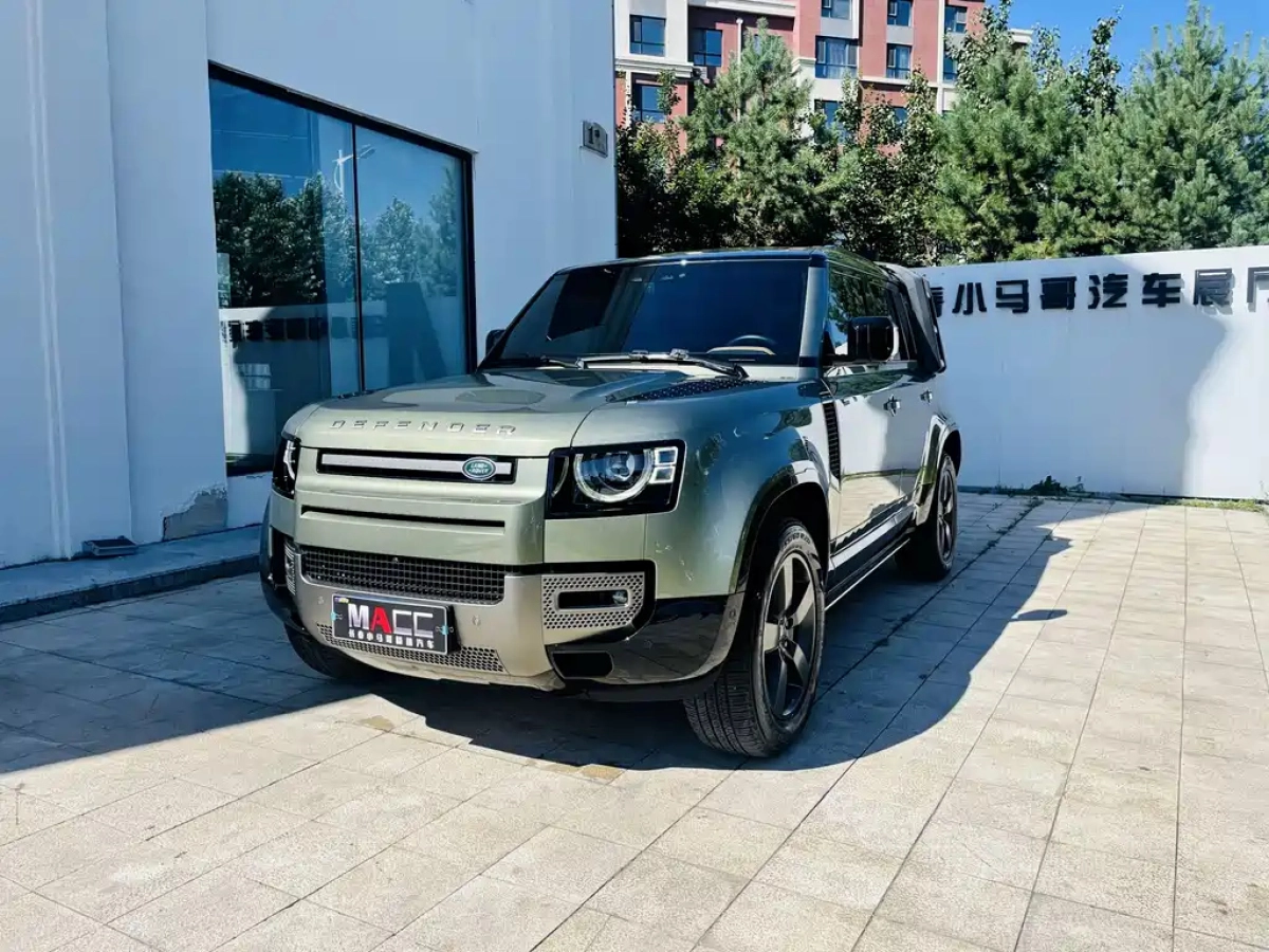 LAND ROVER DEFENDER  2024
