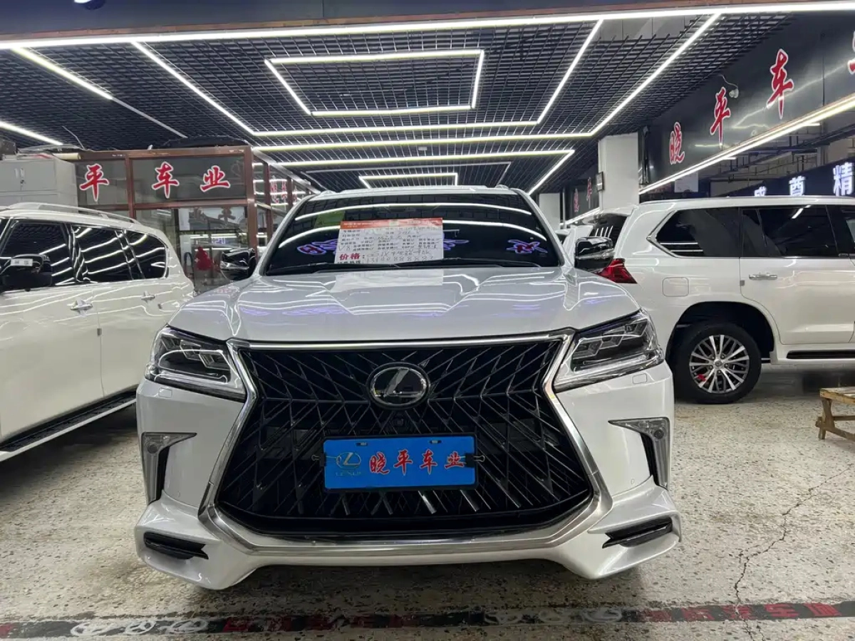 LEXUS LX