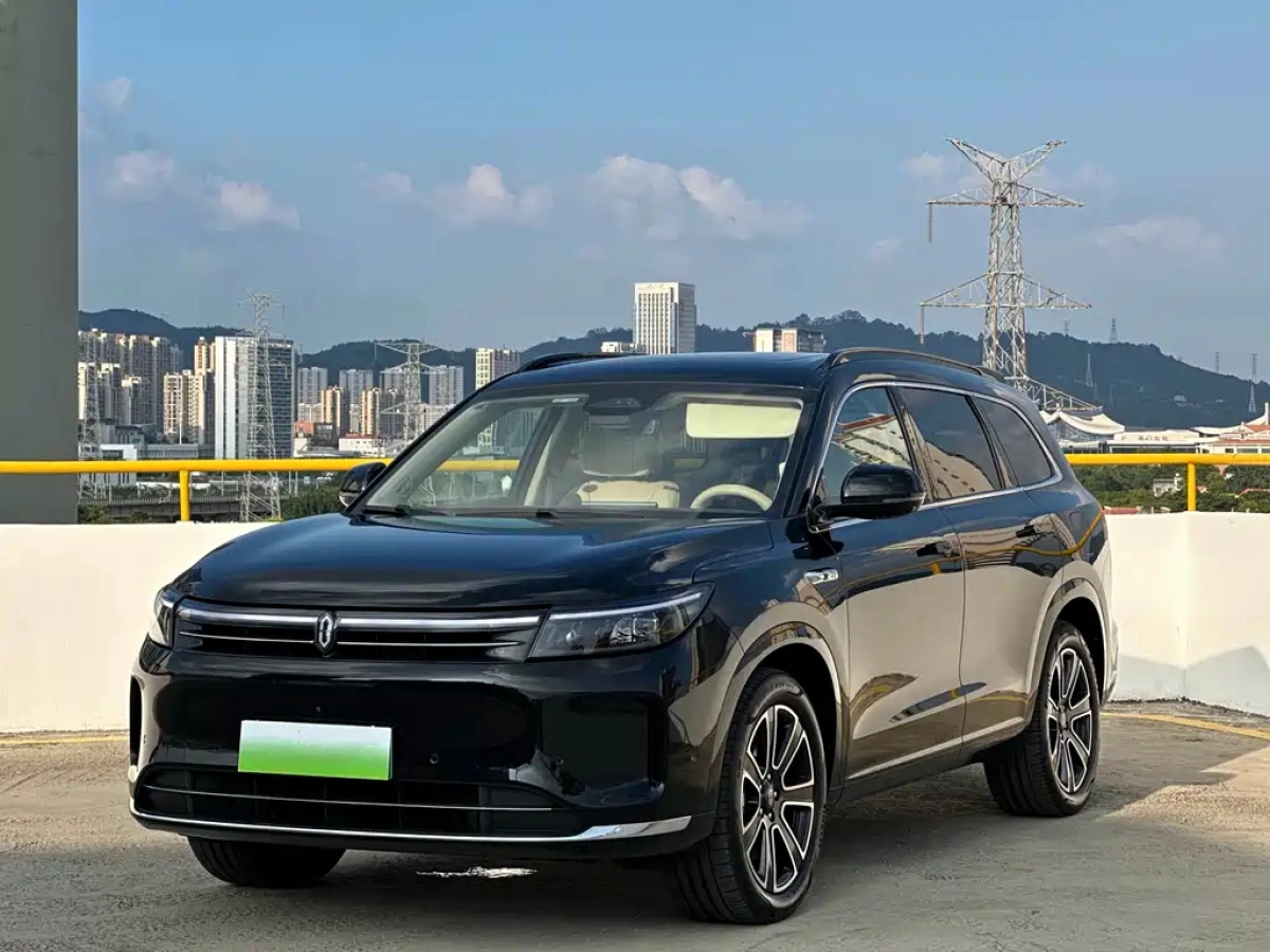 HUAWEI HARMON AITO M7  2024