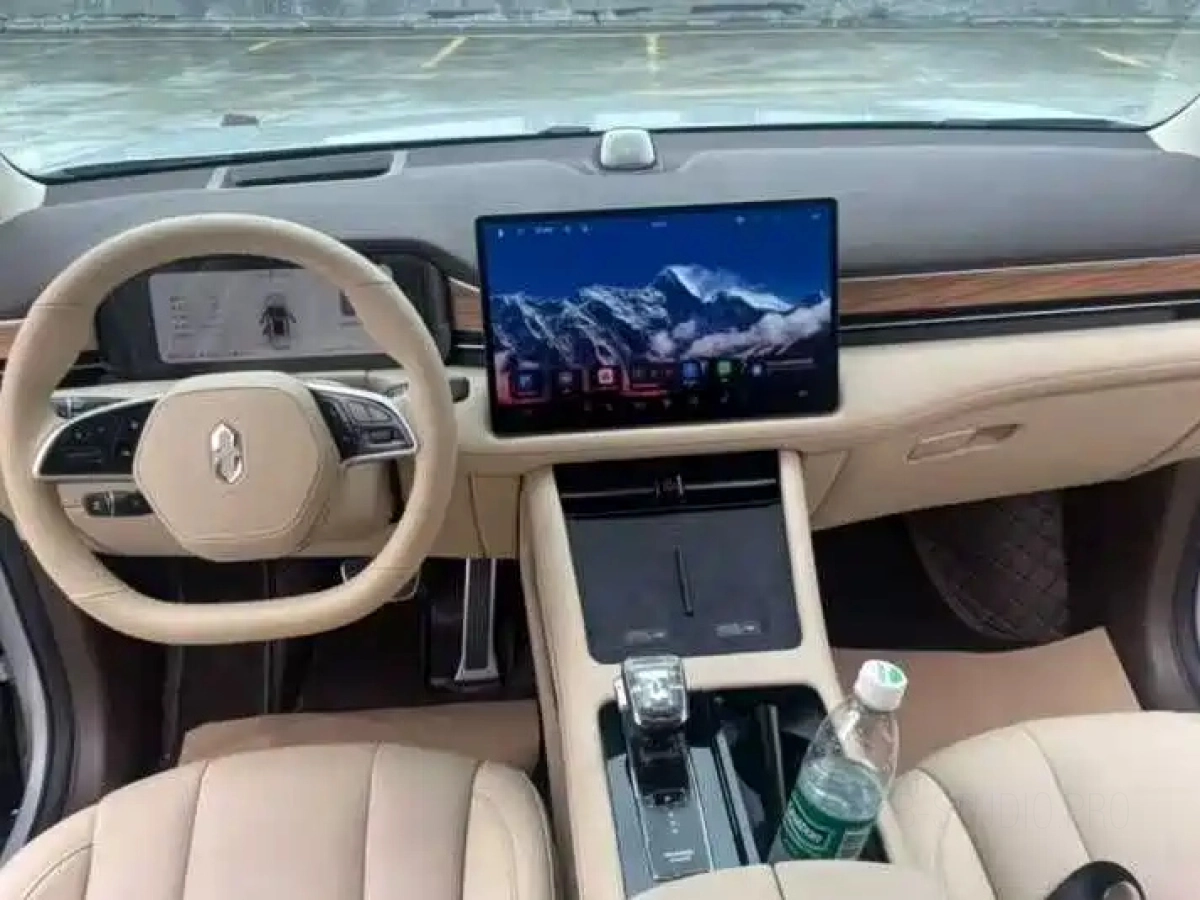 HUAWEI HARMON AITO M7