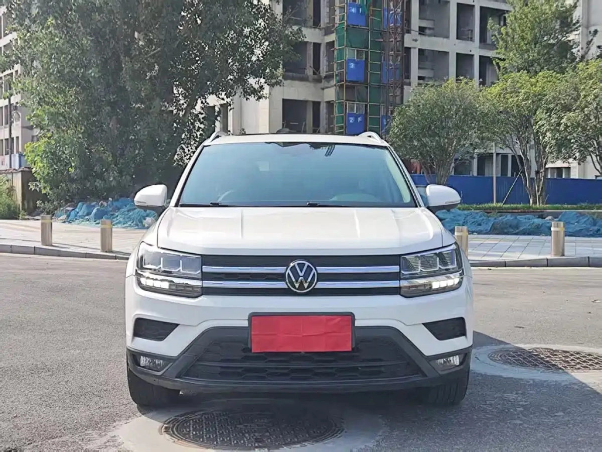 VOLKSWAGEN THARU