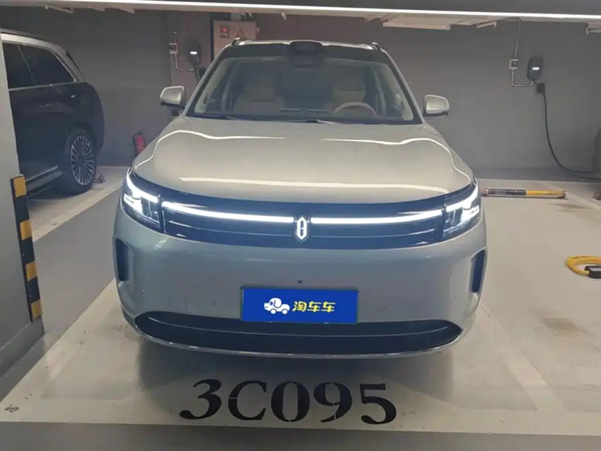 HUAWEI HARMON AITO M7