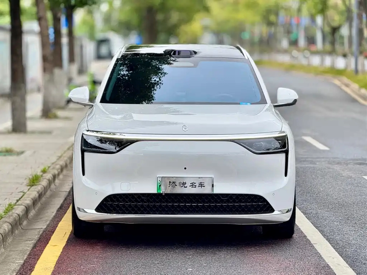 HUAWEI HARMON AITO M8  2025