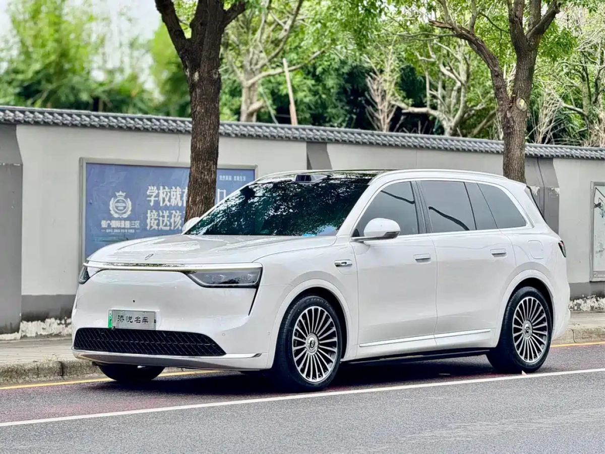 HUAWEI HARMON AITO M8