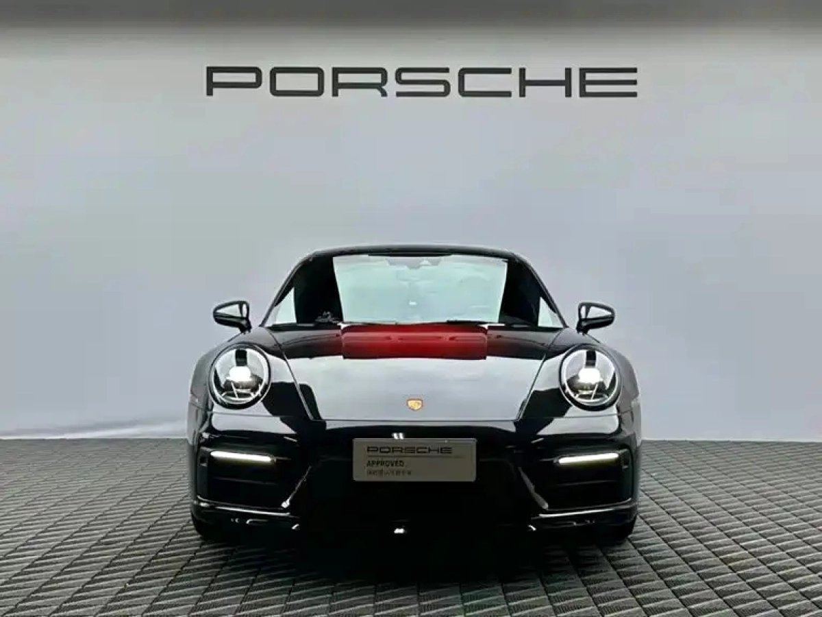 PORSCHE 911