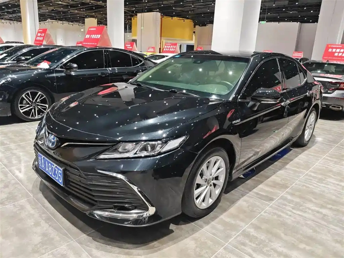 TOYOTA CAMRY