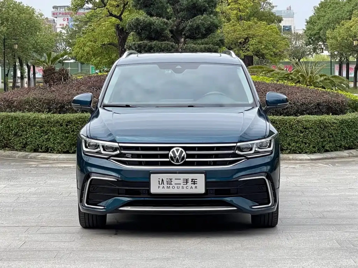 VOLKSWAGEN TIGUAN L