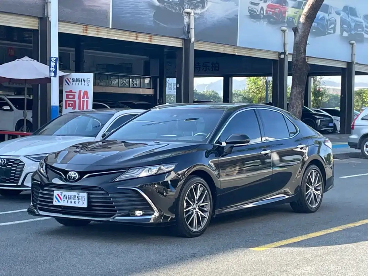 TOYOTA CAMRY  2024