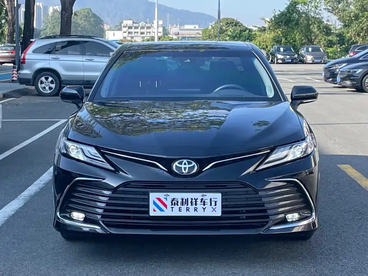 TOYOTA CAMRY