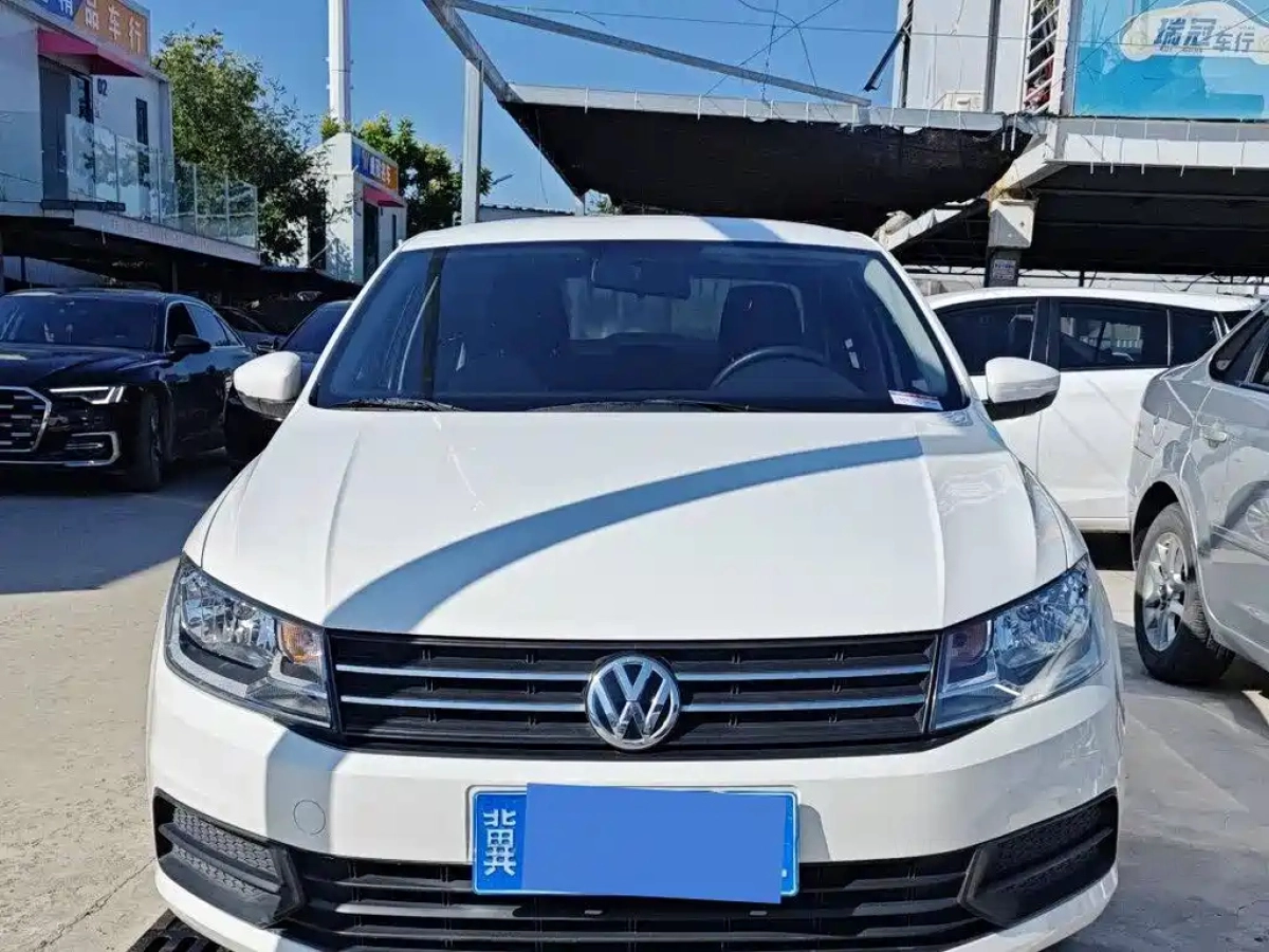 VOLKSWAGEN SANTANA