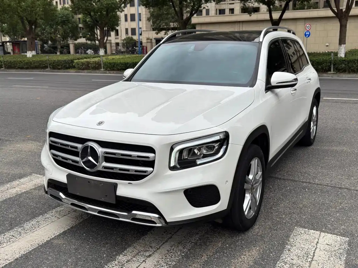 MERCEDES BENZ GLB