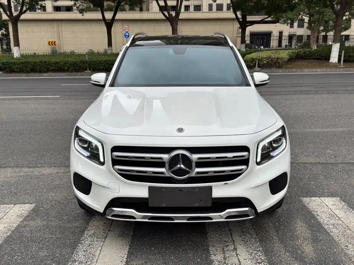 MERCEDES BENZ GLB