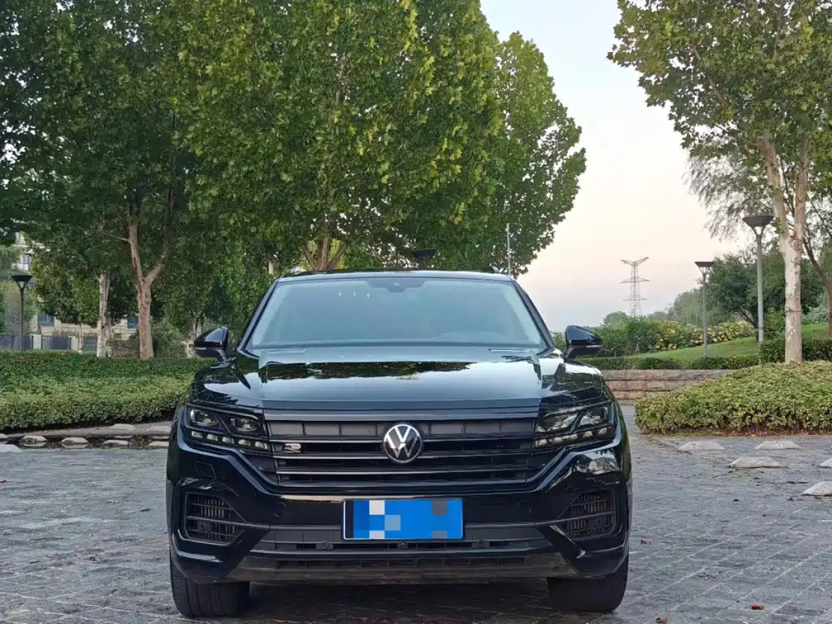 VOLKSWAGEN TOUAREG