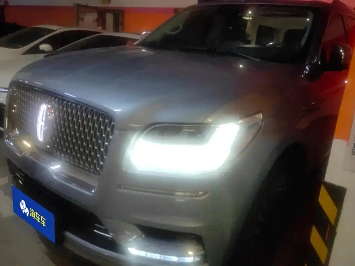 LINCOLN NAVIGATOR