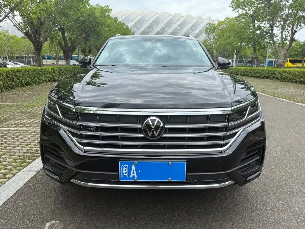 VOLKSWAGEN TOUAREG