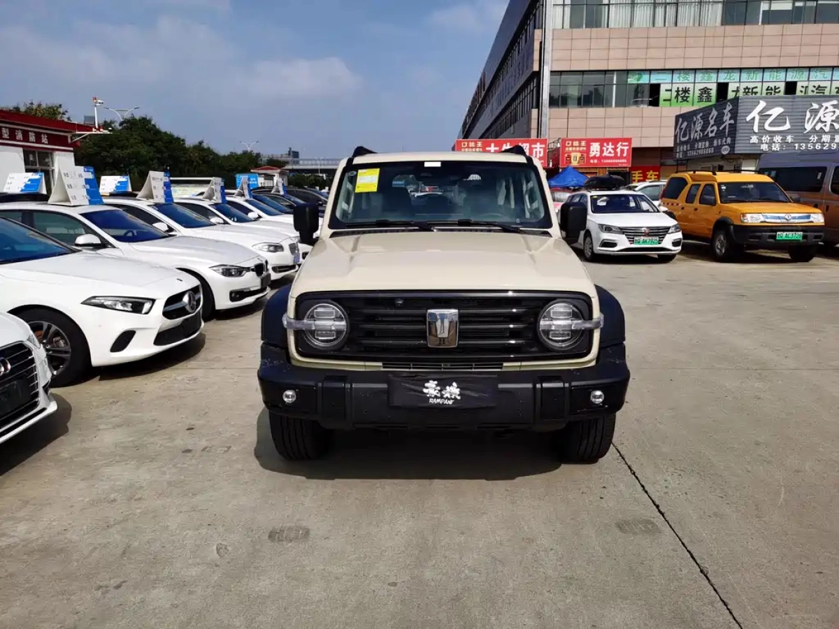 TANK 300 NEW ENERGY  2025