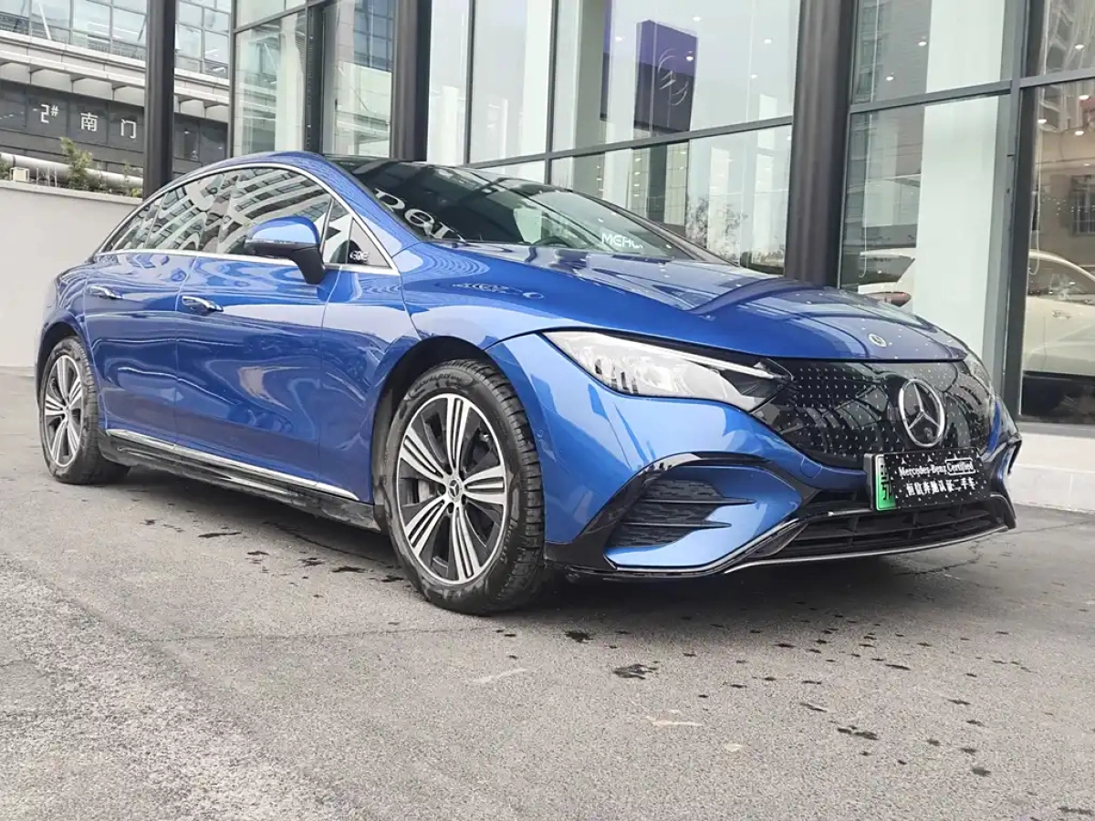 MERCEDES BENZ EQE