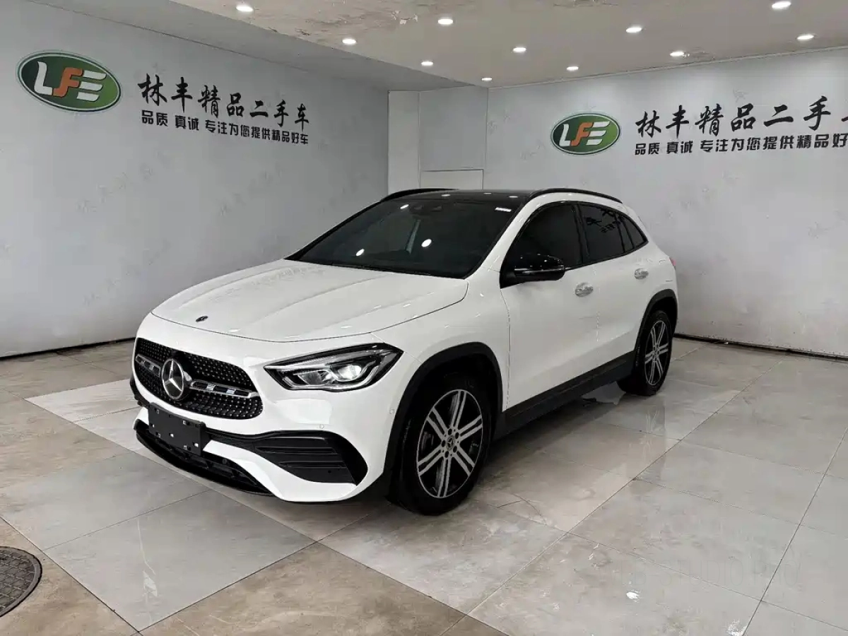 MERCEDES BENZ GLA  2023