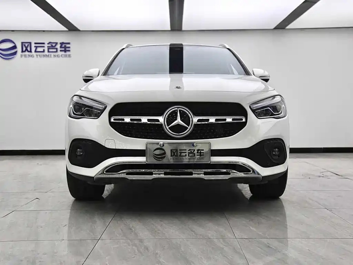 MERCEDES BENZ GLA