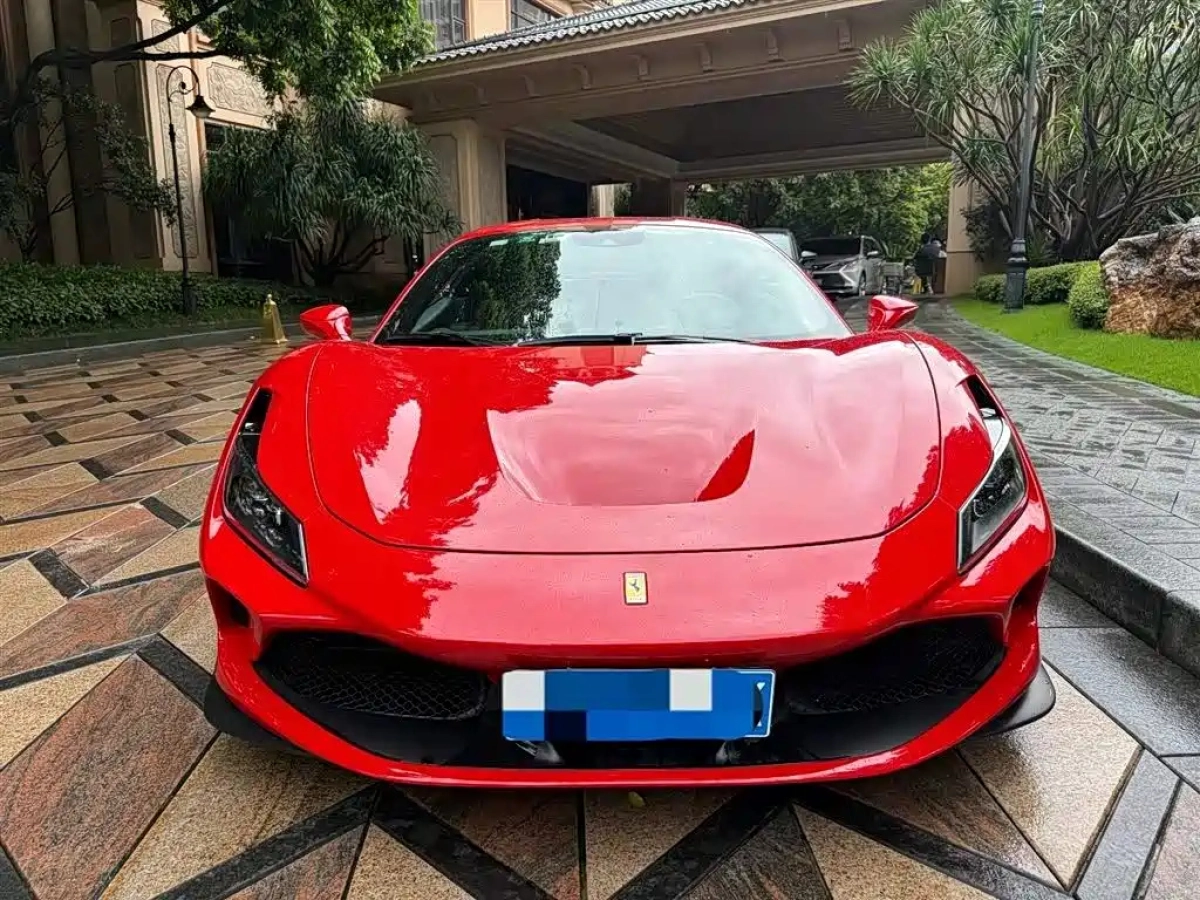 FERRARI F8