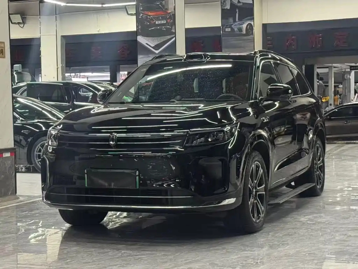 HUAWEI HARMON AITO M7  2024