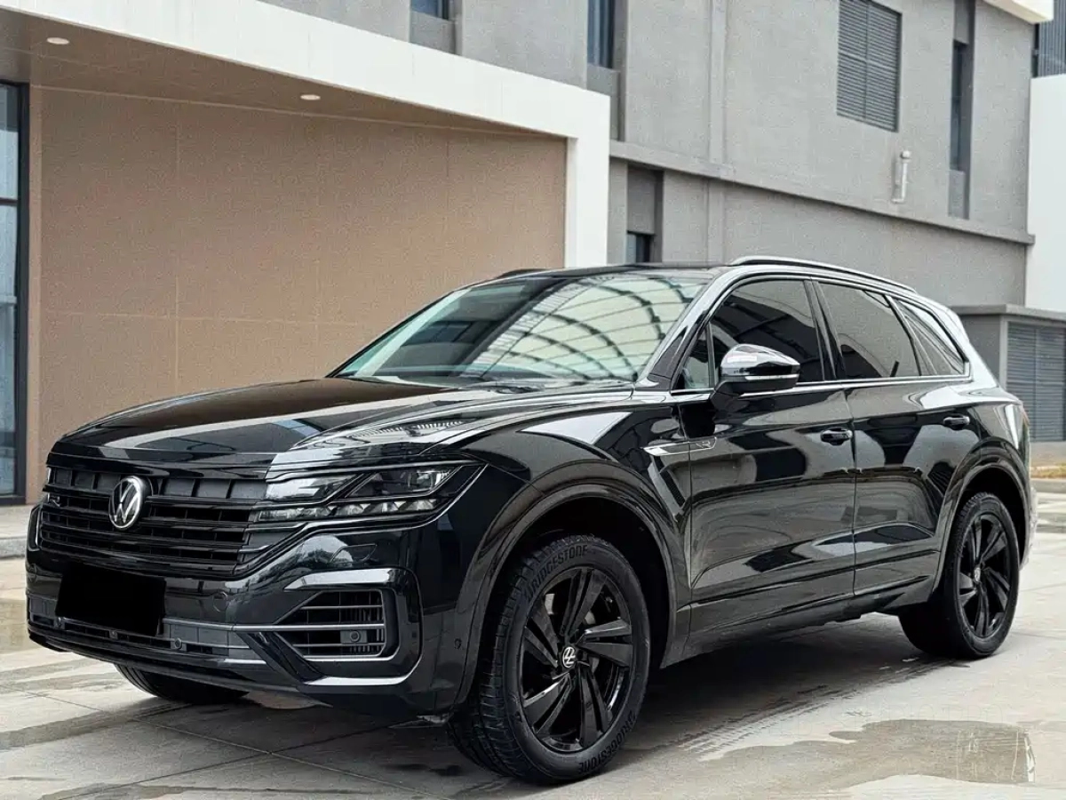 VOLKSWAGEN TOUAREG