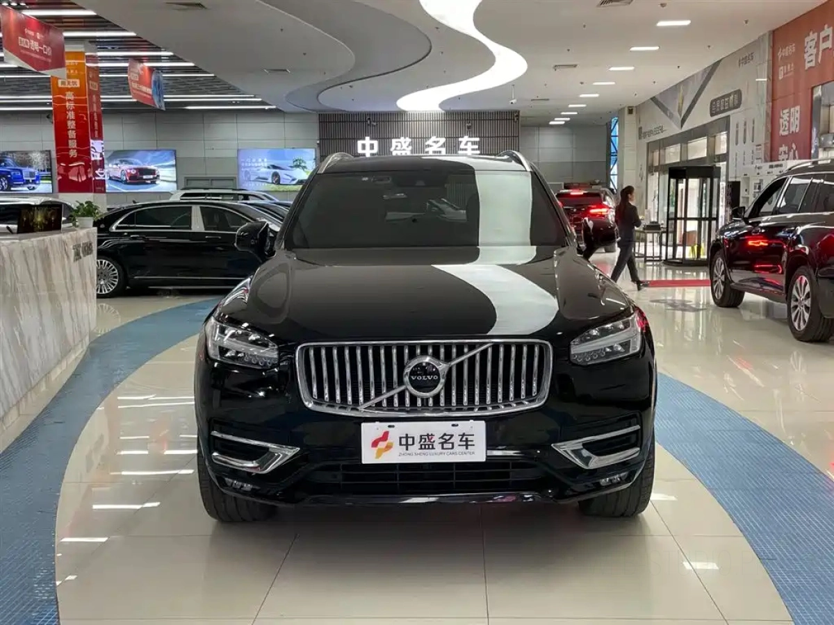 VOLVO XC90