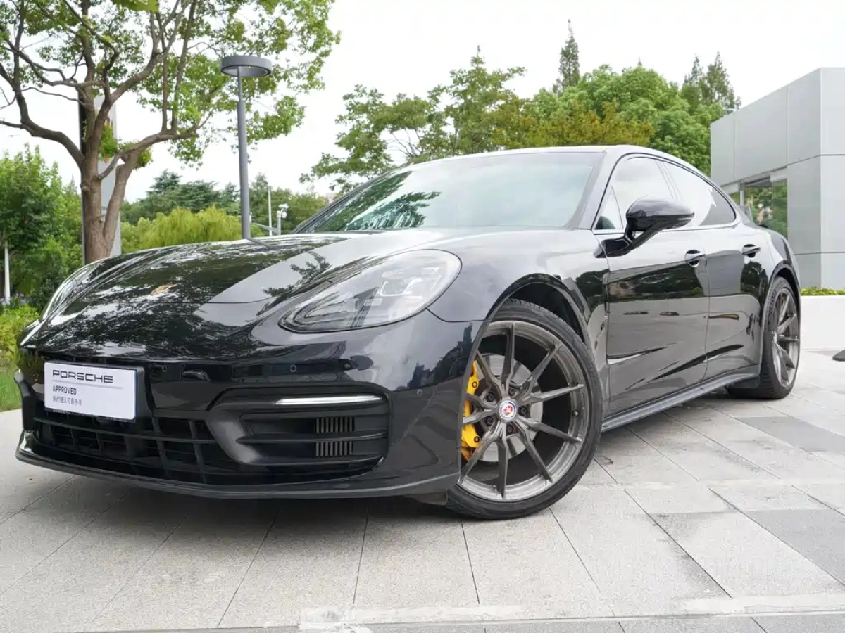PORSCHE PANAMERA