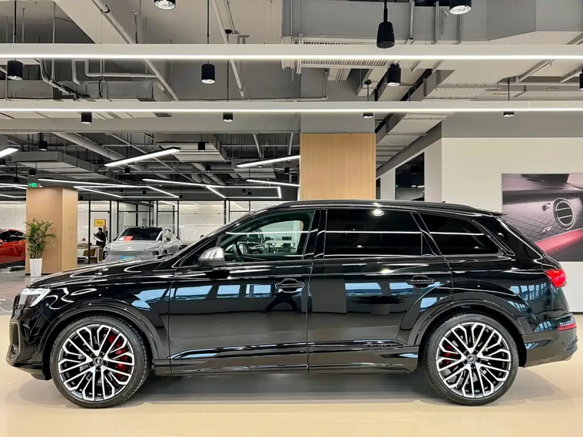 AUDI SQ7