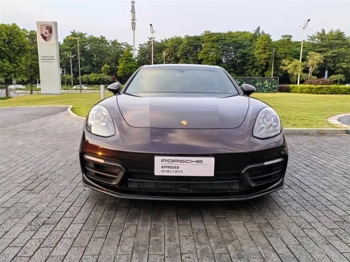 PORSCHE PANAMERA