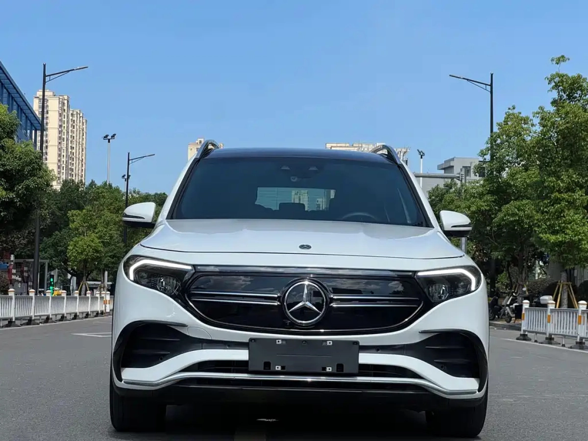 MERCEDES BENZ EQB