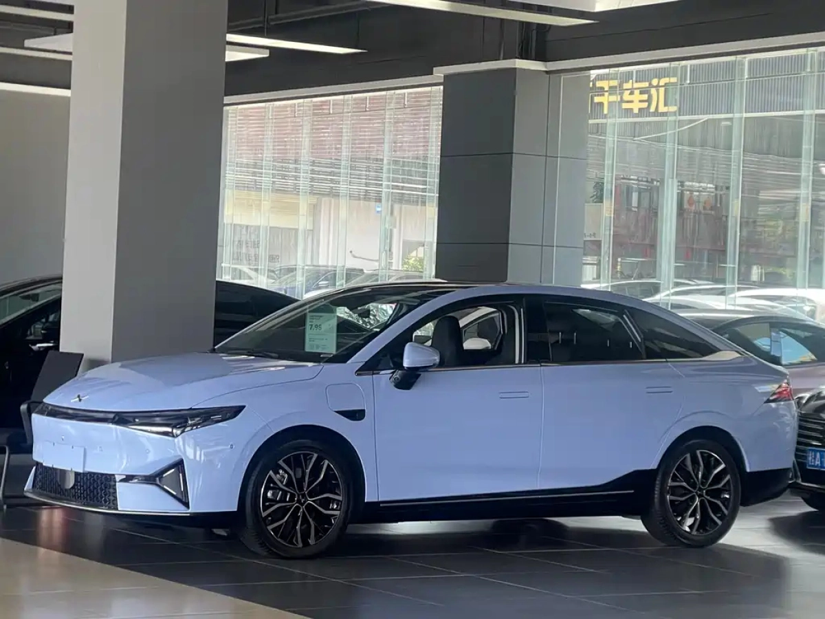 XPENG MOTORS P5  2023