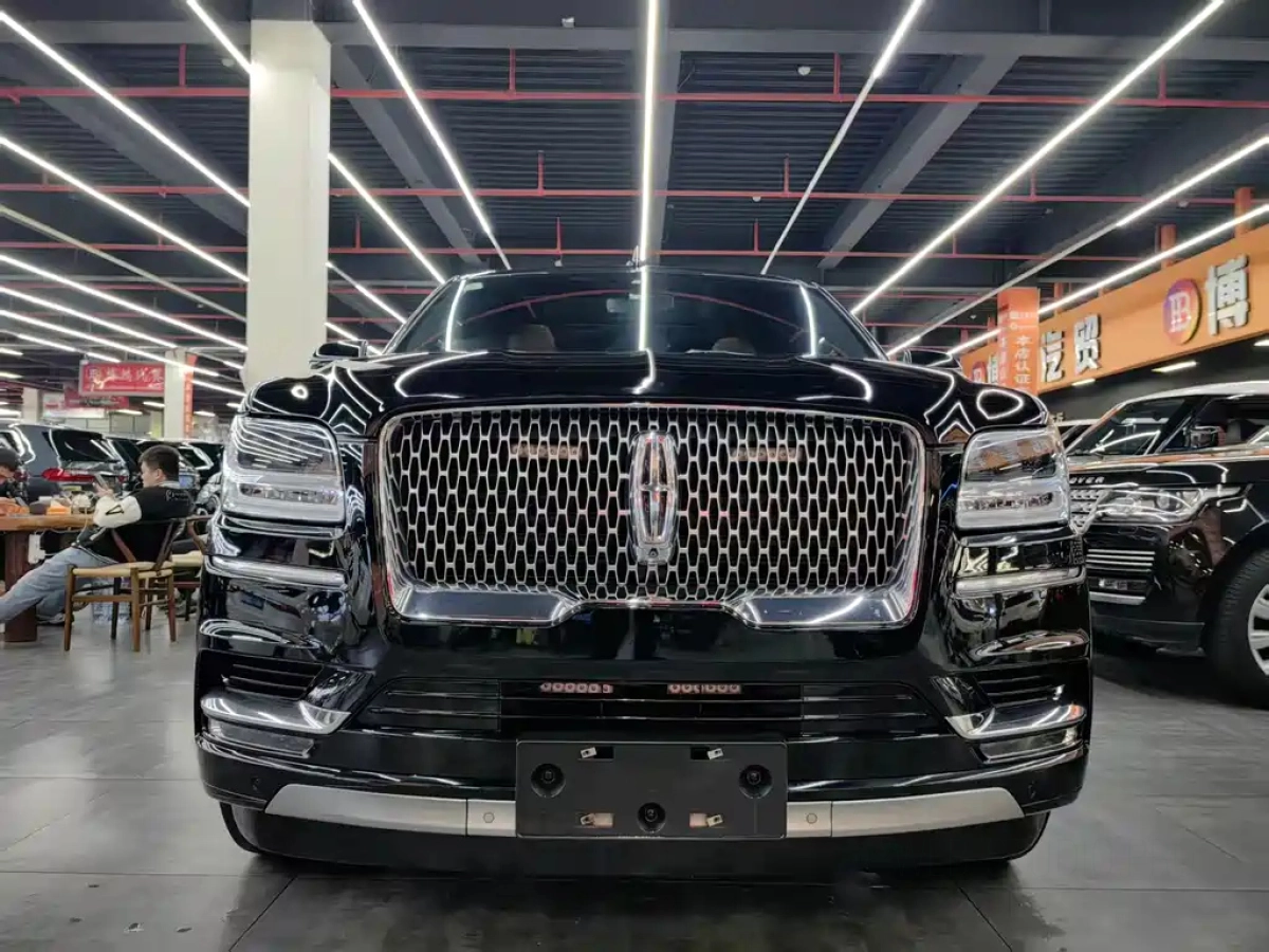 LINCOLN NAVIGATOR