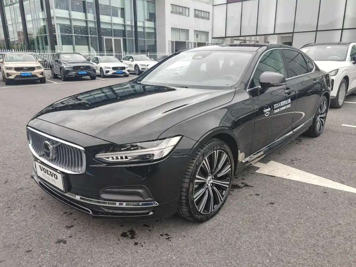 VOLVO S90