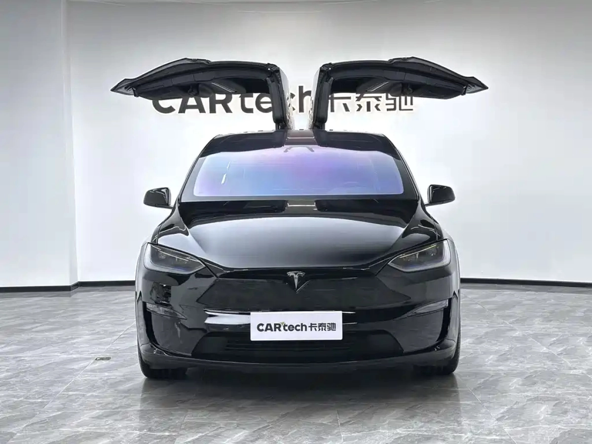 TESLA MODEL X