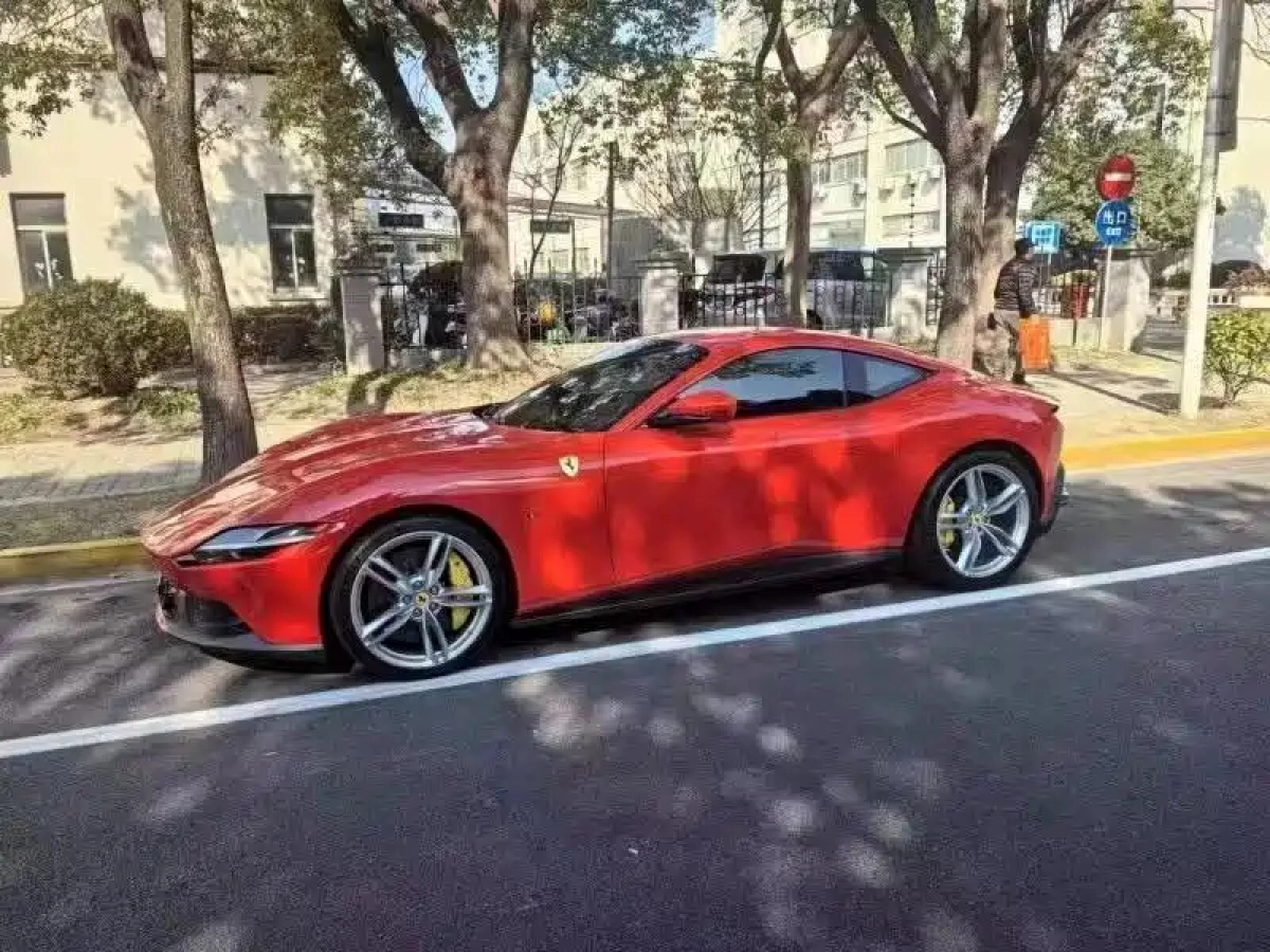 FERRARI ROMA