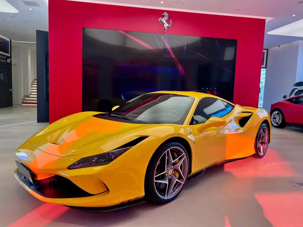 FERRARI F8